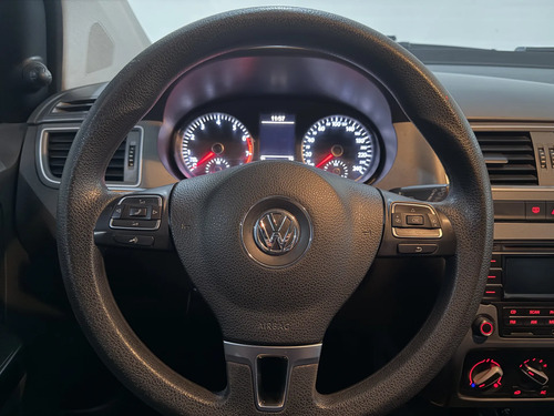 Volkswagen Suran 1.6 Comfortline 101cv 2015