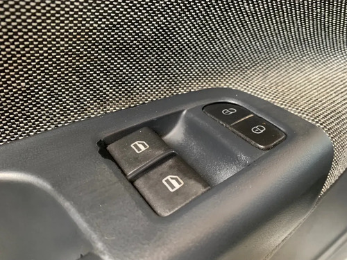 Volkswagen Voyage 1.6 Comfortline 101cv Abcp Abs 2013