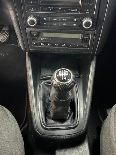 Volkswagen Bora 2.0 MPI TRENDLINE L07 2010