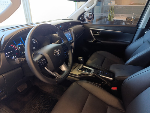 Toyota SW4 2.8 Srx 204Cv 4X4 7As At 2025