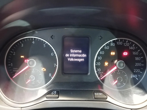 Volkswagen Suran 1.6 Highline L/15 2015