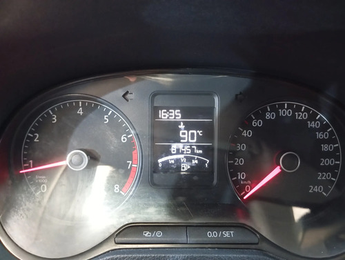 Volkswagen Polo 1.6 Comfortline L/16 2015