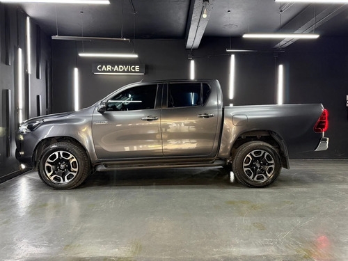 Toyota Hilux 2.8 TDI 4X2 DC SRX AT6 L21 2022
