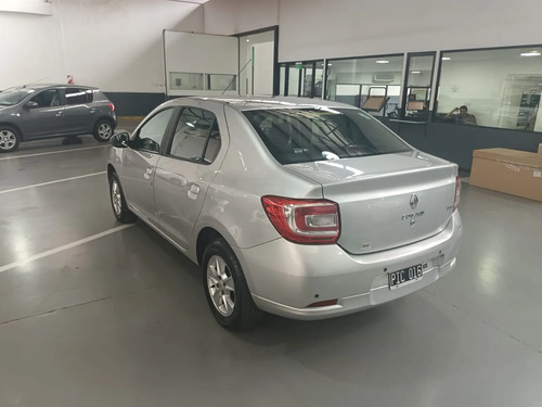 Renault Logan 1.6 Privilege 105cv 2015