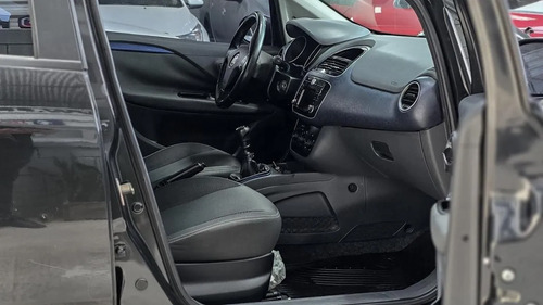 Fiat Punto 1.4 Attractive Pack Top Uconnect 2016