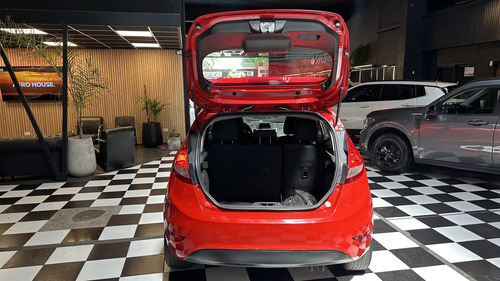 Ford Fiesta Kinetic 1.6 Design 120cv Titanium 2013