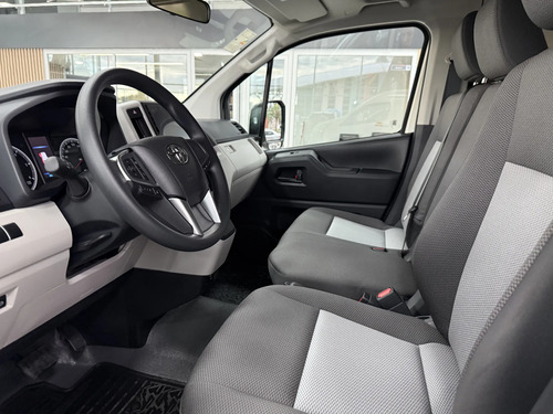 Toyota Hiace 2.8 Tdi Furgón 6At L2H2 3A 5P Nac. 2026