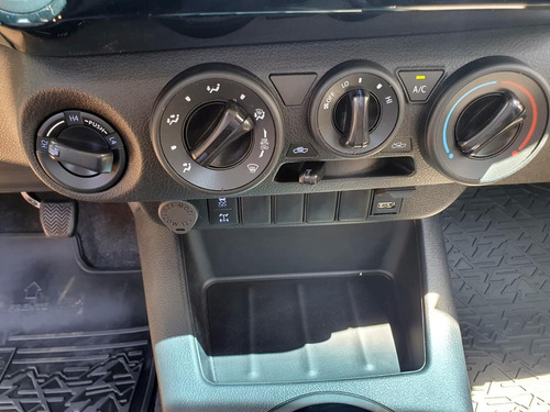 Toyota Hilux 2.8 Cd Srv 177cv 4x2 At 2025