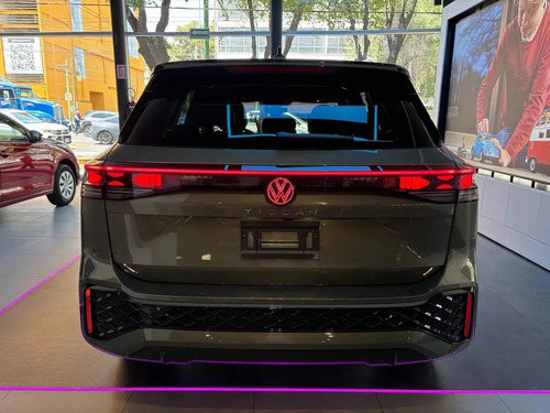 Volkswagen Tiguan VOLKSWAGEN TIGUAN R-LINE 250TSI DSG FC 2025