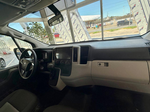 Toyota Hiace 2.8 Tdi Furgón 6at L2h2 3a 5p 2025