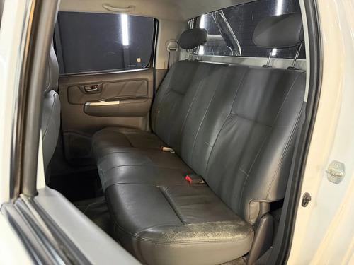 Toyota Hilux 3.0 TDI 4X2 DC SRV CUERO L12 2012