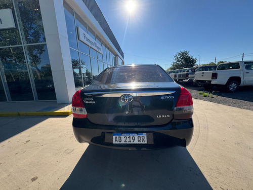 Toyota Etios XLS 1.5 6M/T 2017