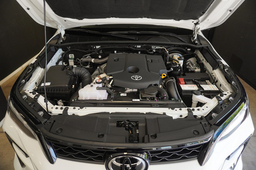 Toyota Hilux SW4 2.8 Tdi Gr-s 4x4 7as 6at 2025