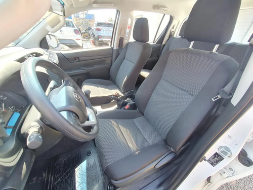 Toyota Hilux Dx 4x2 MT 2026