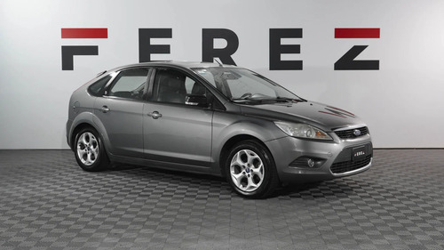 Ford Focus 2 2.0 Ghia Mt 2010