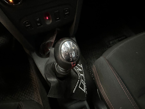 Renault Sandero 2.0 16V RS L16 2016