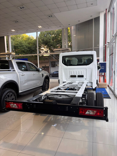 Ford Transit 2.0 Chasis 470E 2025