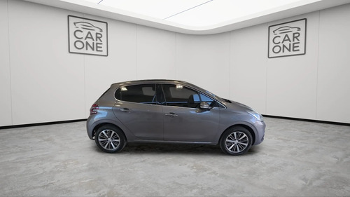 Peugeot 208 1.6 FELINE L16 2017