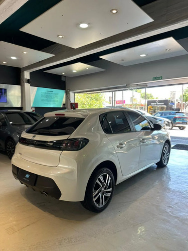 Peugeot 208 Allure Tiptronic 1.6L 2022