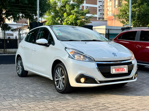 Peugeot 208 1.6 FELINE L16 2018