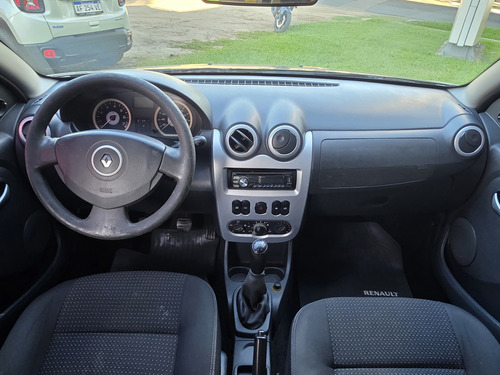 Renault Sandero 1.6 Confort 2011