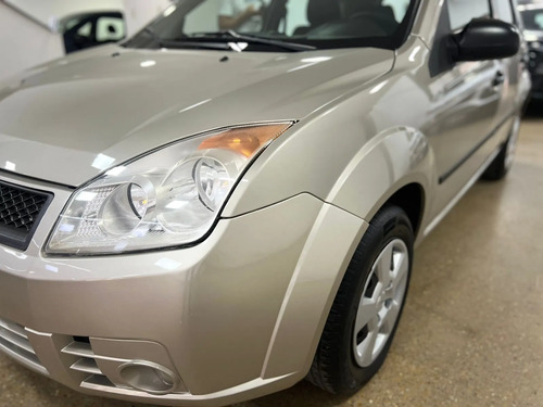 Ford Fiesta 1.6 Ambiente Mp3 2009