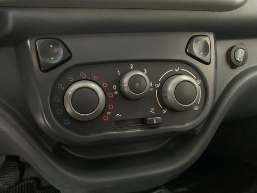 Fiat Uno 1.4 Attractive (sin 7lb) Pack Top 2016