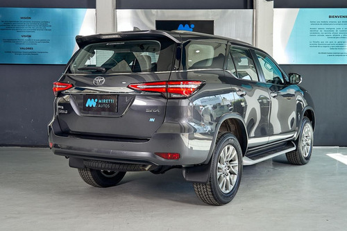 Toyota SW4 2.8 Srx 177cv 4x4 7as At 2025