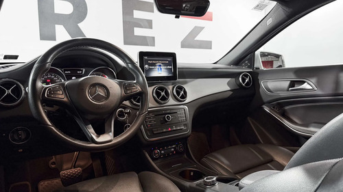 Mercedes-Benz Clase GLA 1.6 Gla200 Urban 156cv 2017