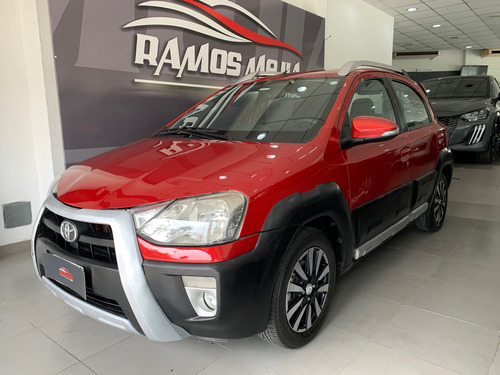 Toyota Etios 1.5 Cross 2015