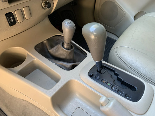Toyota Hilux SW4 3.0 Srv Cuero At 4X4 2006