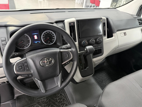 Toyota Hiace 2.8 Tdi Furgón 6At L2H2 3A 5P Nac. 2026