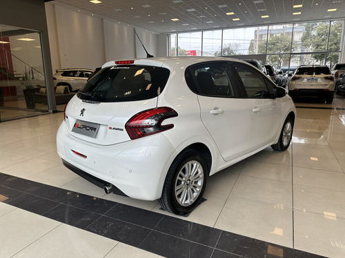 Peugeot 208 1.6 Allure 2018