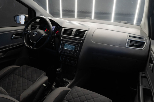 Volkswagen Suran 1.6 Highline 101cv 2015