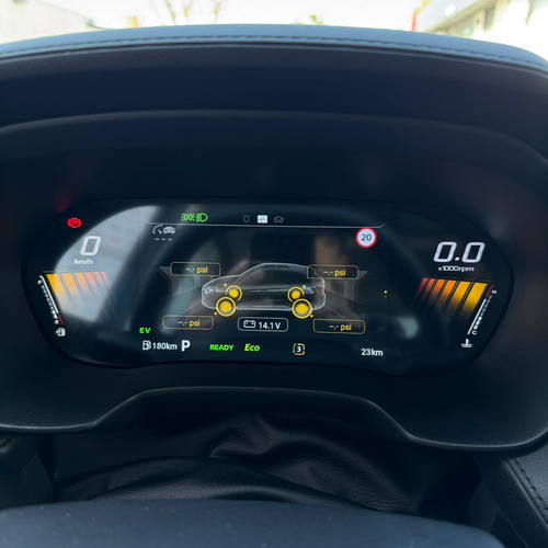 ZS HYBRID+ Luxury 2025