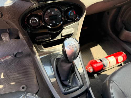 Ford Fiesta Kinetic 1.6 5p Titanium (Kd) L14 2014