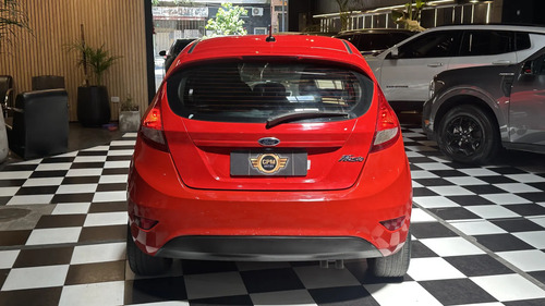 Ford Fiesta Kinetic 1.6 Design 120cv Titanium 2013