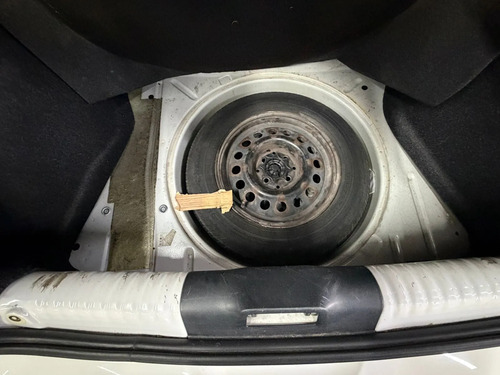 Volkswagen Gol 1.6 TREND 5P L12 2012