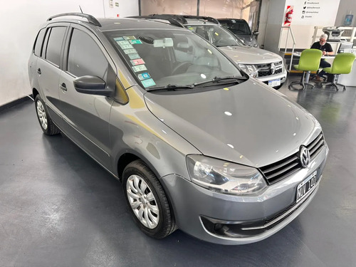 Volkswagen Suran 1.6 Comfortline 101cv 2014