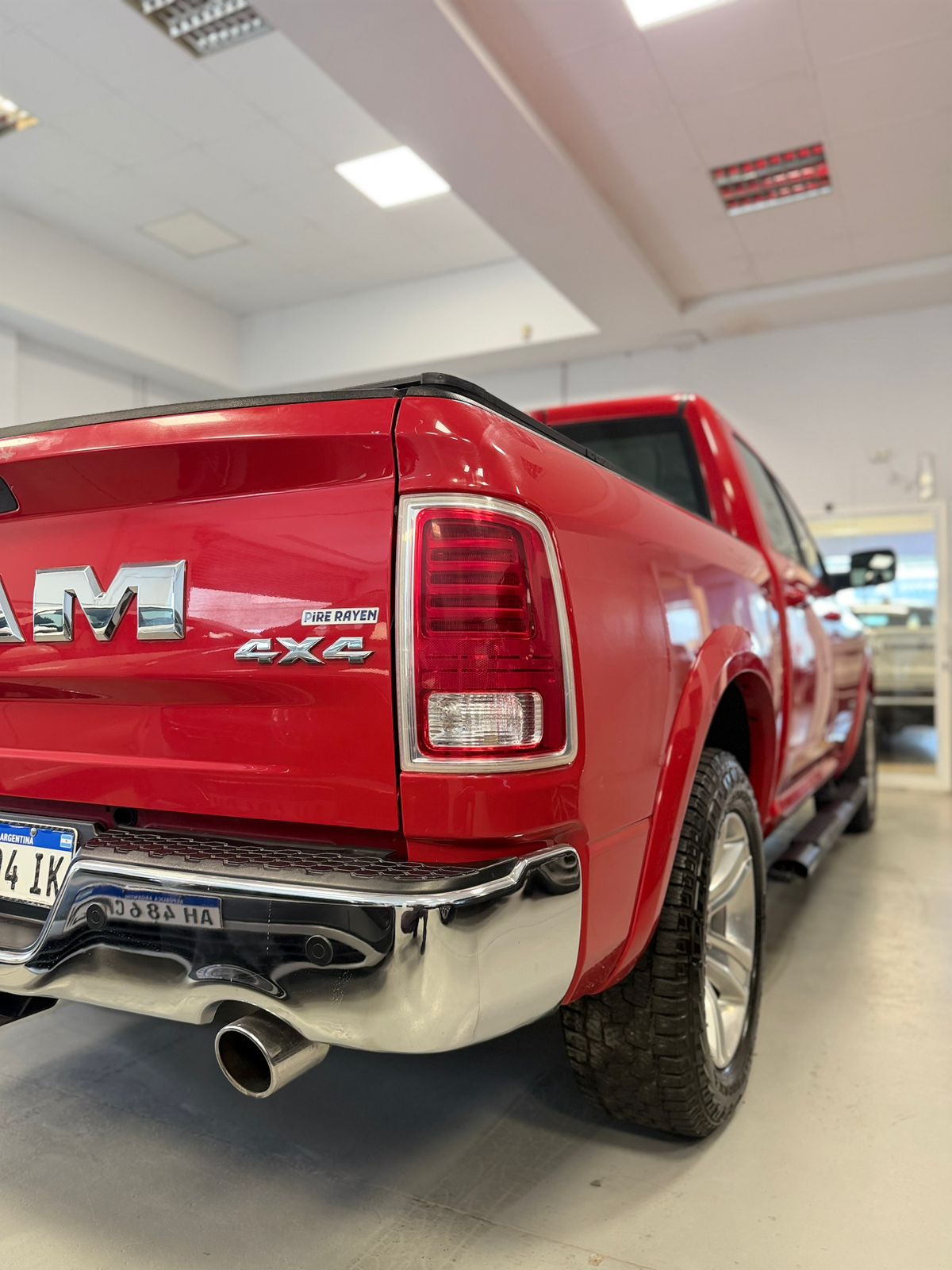 RAM Ram 1500 Laramie 5.7L At8 4x4 2022