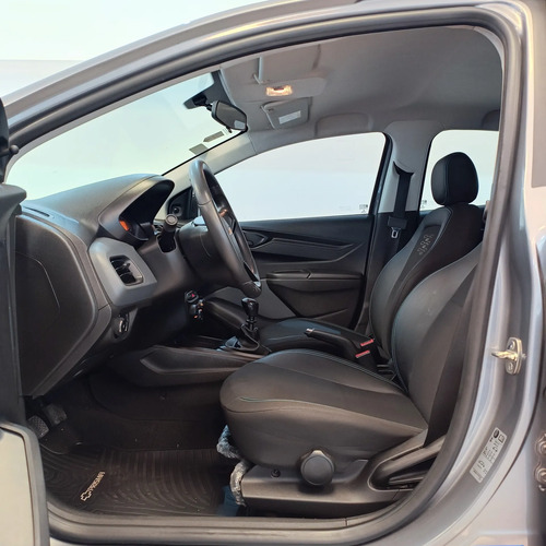 Chevrolet Onix plus 1.4 Joy Black 2020