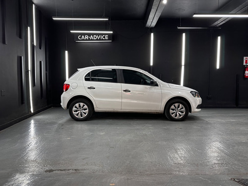 Volkswagen Gol 1.6 TREND 5P L12 2015