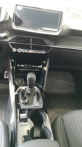 Peugeot 2008 1.0T Gt 2025