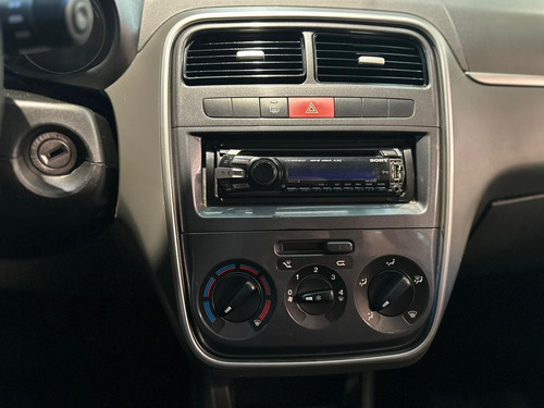 Fiat Punto 1.4 Attractive C/radio Integrada 2011