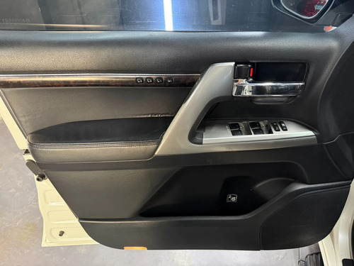 Toyota Land Cruiser 4.5 D4-D 200 VX AT 2013