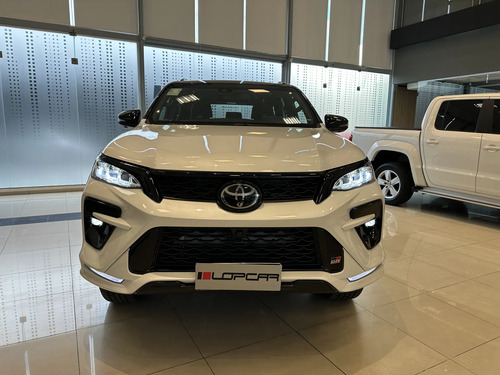 Toyota SW4 2.8 Tdi Gr-s 4x4 7as 6at 2025