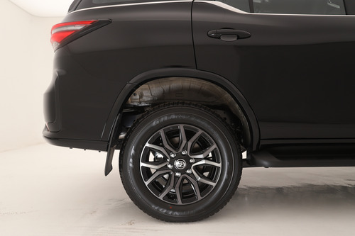 Toyota SW4 2.8 Tdi Gr-s 4x4 7as 6at 2025