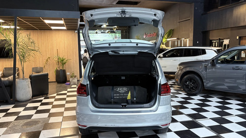 Volkswagen Suran 1.6 Comfortline 101cv 2017