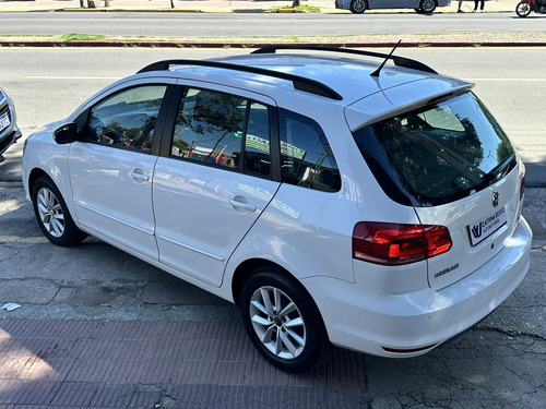 Volkswagen Suran 1.6 Comfortline 101cv 2015