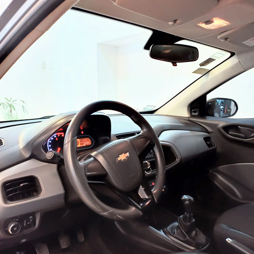 Chevrolet Onix plus 1.4 Joy Black 2020